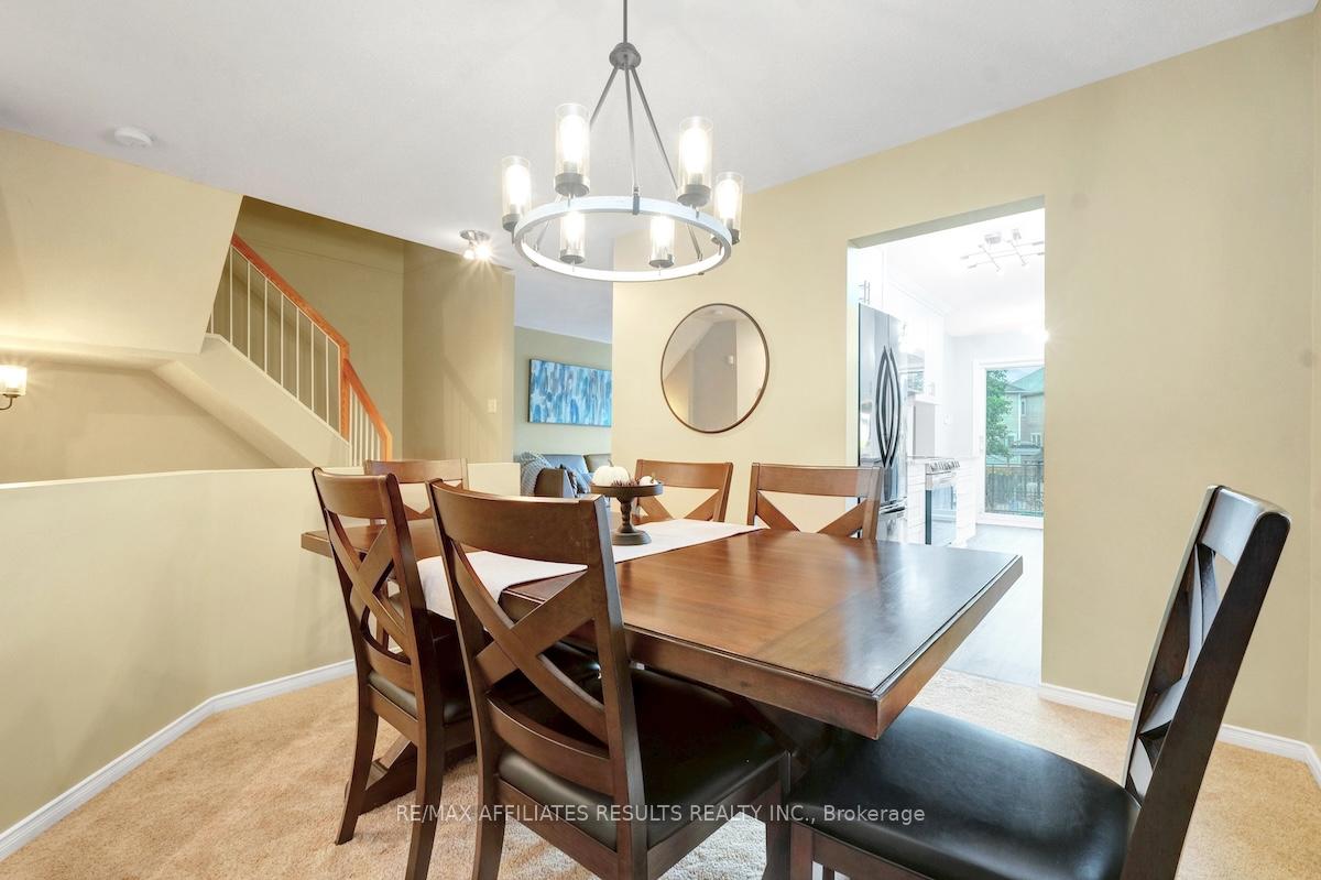 Photo 11 of 97 Flowertree Crescent, Ottawa, Kanata - Emerald Meadows/Trailwest — HOMEH