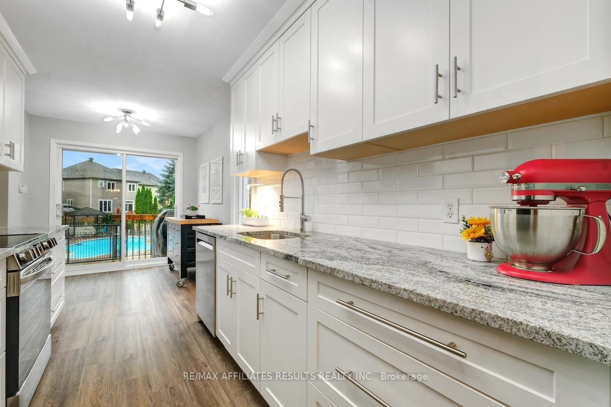 Photo 16 of 97 Flowertree Crescent, Ottawa, Kanata - Emerald Meadows/Trailwest — HOMEH
