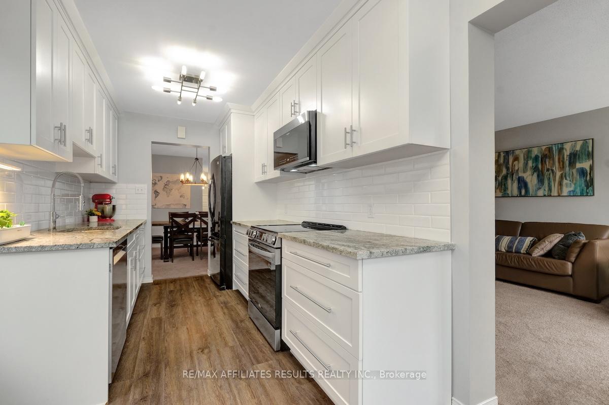 Photo 18 of 97 Flowertree Crescent, Ottawa, Kanata - Emerald Meadows/Trailwest — HOMEH
