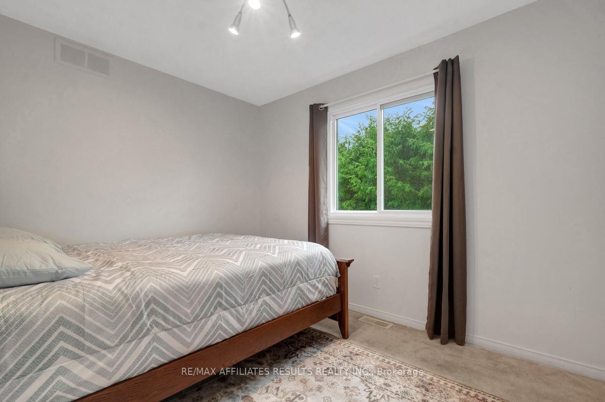 Photo 32 of 97 Flowertree Crescent, Ottawa, Kanata - Emerald Meadows/Trailwest — HOMEH