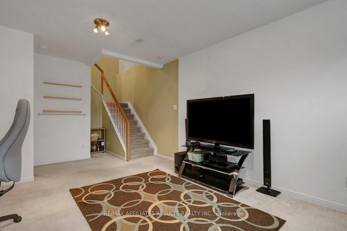 Photo 36 of 97 Flowertree Crescent, Ottawa, Kanata - Emerald Meadows/Trailwest — HOMEH