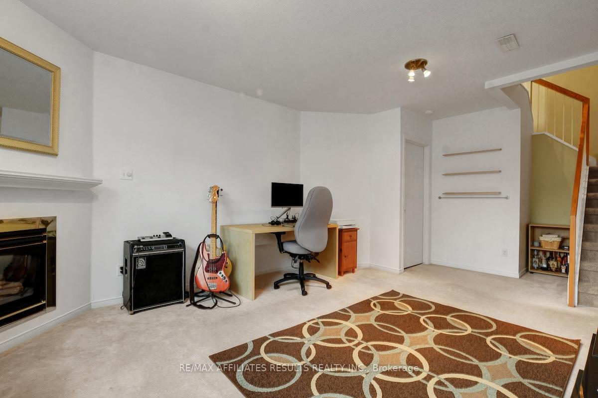 Photo 37 of 97 Flowertree Crescent, Ottawa, Kanata - Emerald Meadows/Trailwest — HOMEH