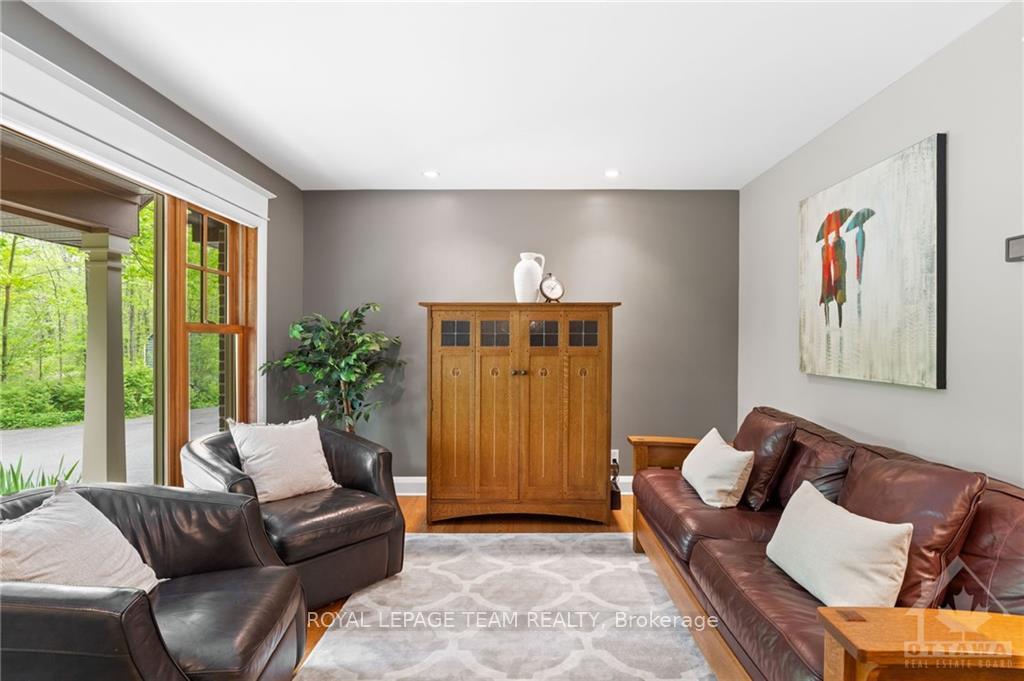 Photo 4 of 5527 Cedar Drive, Ottawa, Manotick East to Manotick Station — HOMEH