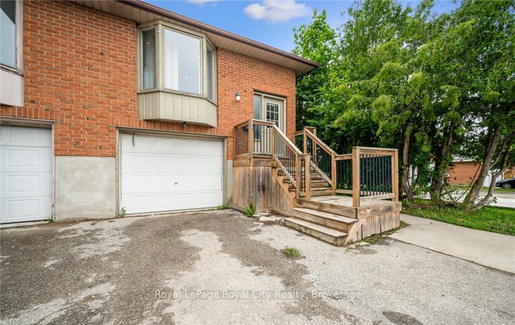 Photo 1 of 1236 Ottawa Street S, Kitchener, Laurentian Hills — HOMEH