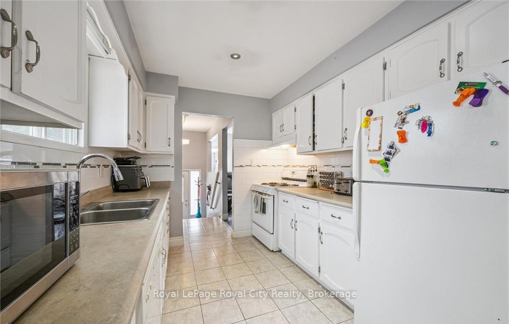 Photo 2 of 1236 Ottawa Street S, Kitchener, Laurentian Hills — HOMEH