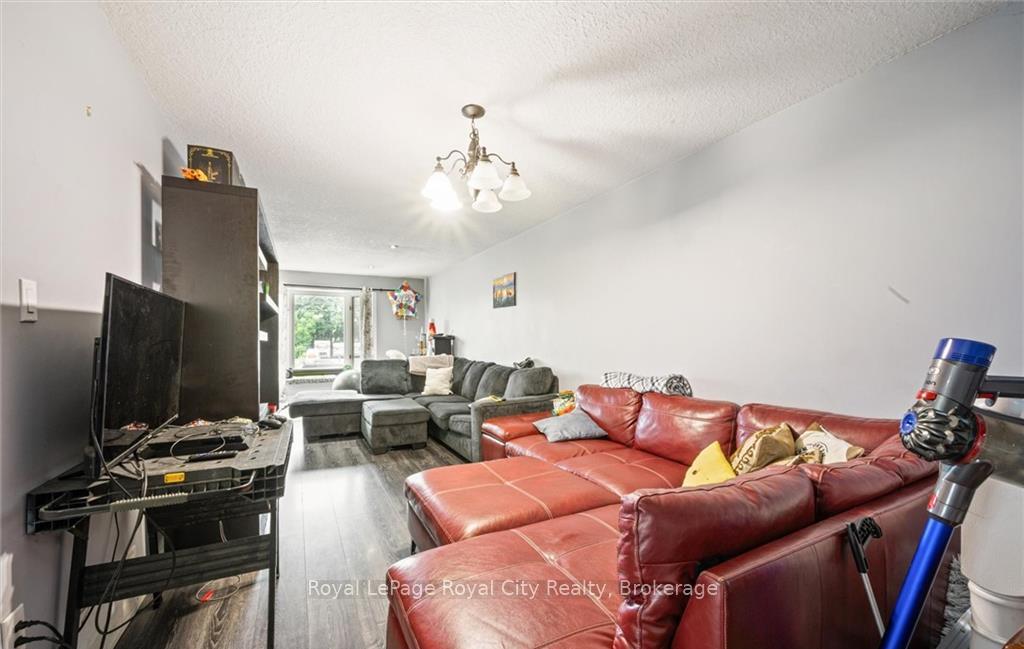 Photo 5 of 1236 Ottawa Street S, Kitchener, Laurentian Hills — HOMEH