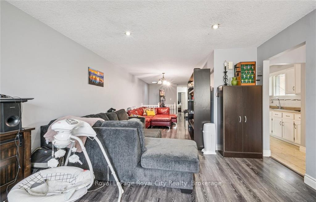 Photo 7 of 1236 Ottawa Street S, Kitchener, Laurentian Hills — HOMEH
