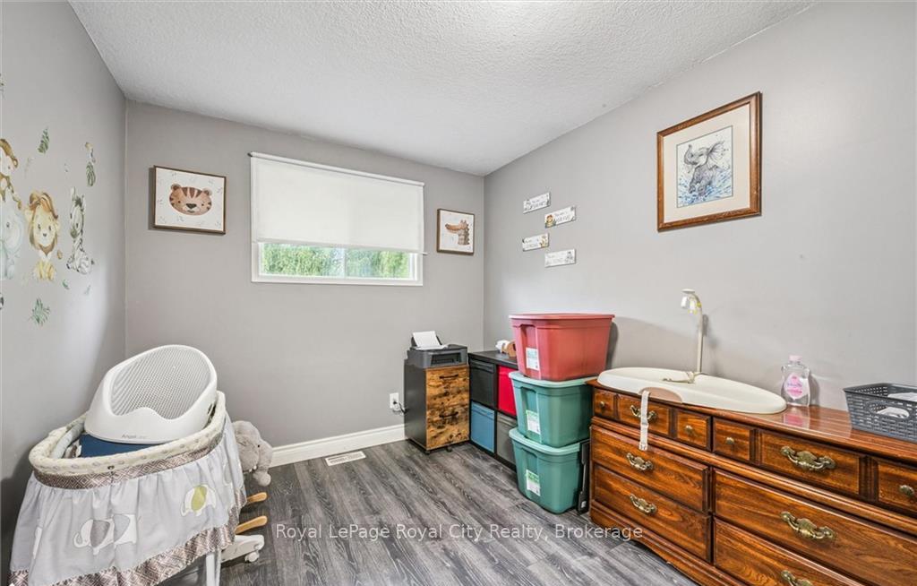 Photo 10 of 1236 Ottawa Street S, Kitchener, Laurentian Hills — HOMEH