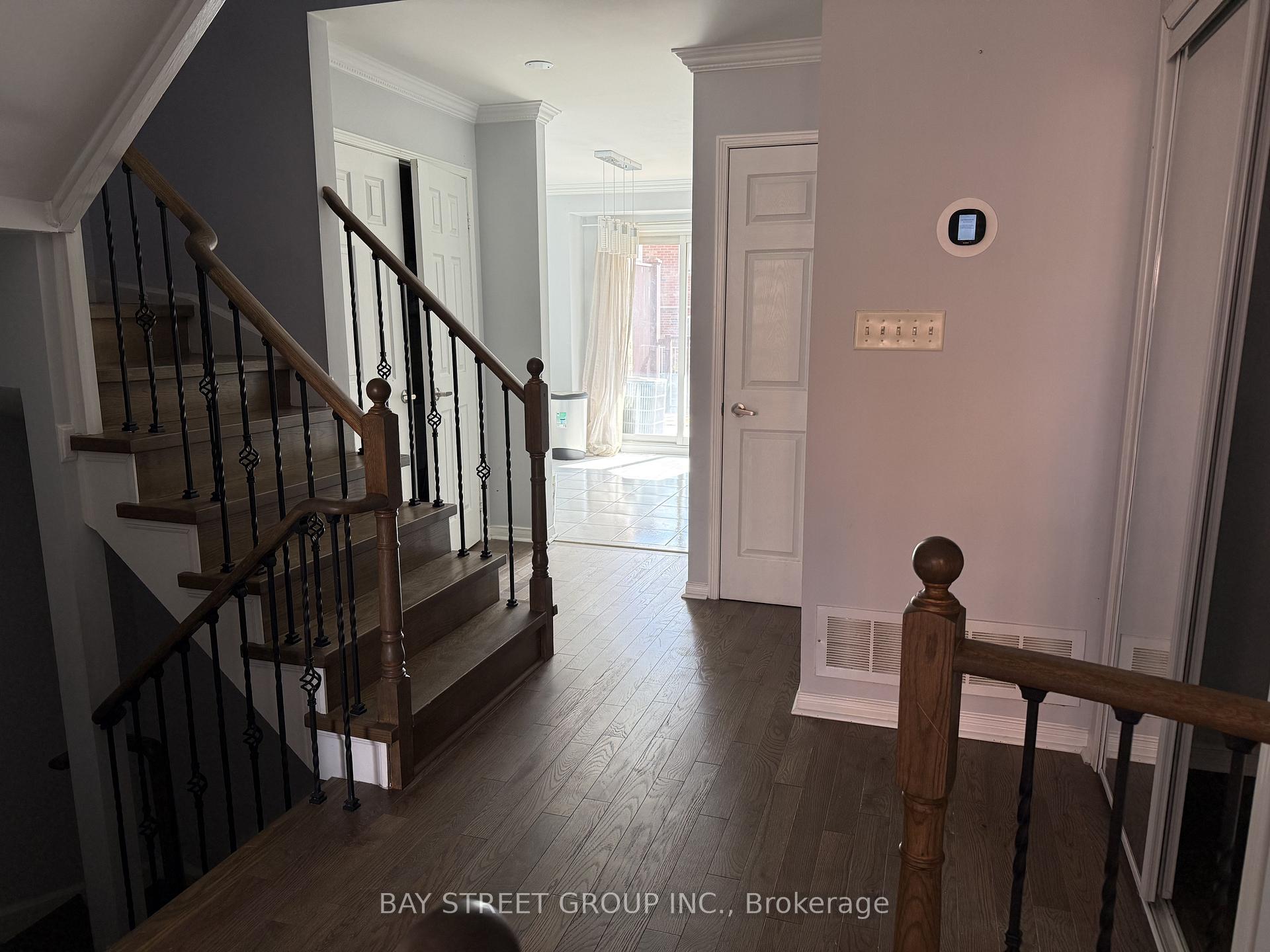 Photo 4 of 127 Galleria Parkway, Markham, Commerce Valley — HOMEH