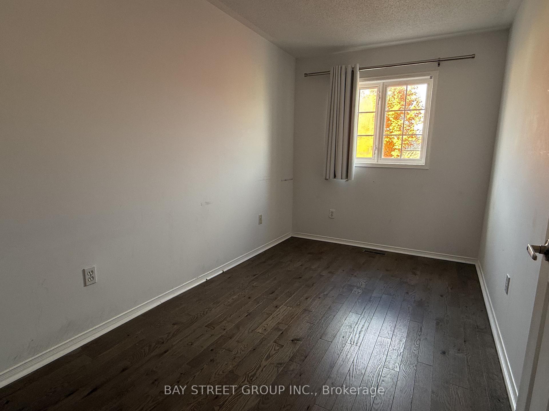 Photo 11 of 127 Galleria Parkway, Markham, Commerce Valley — HOMEH