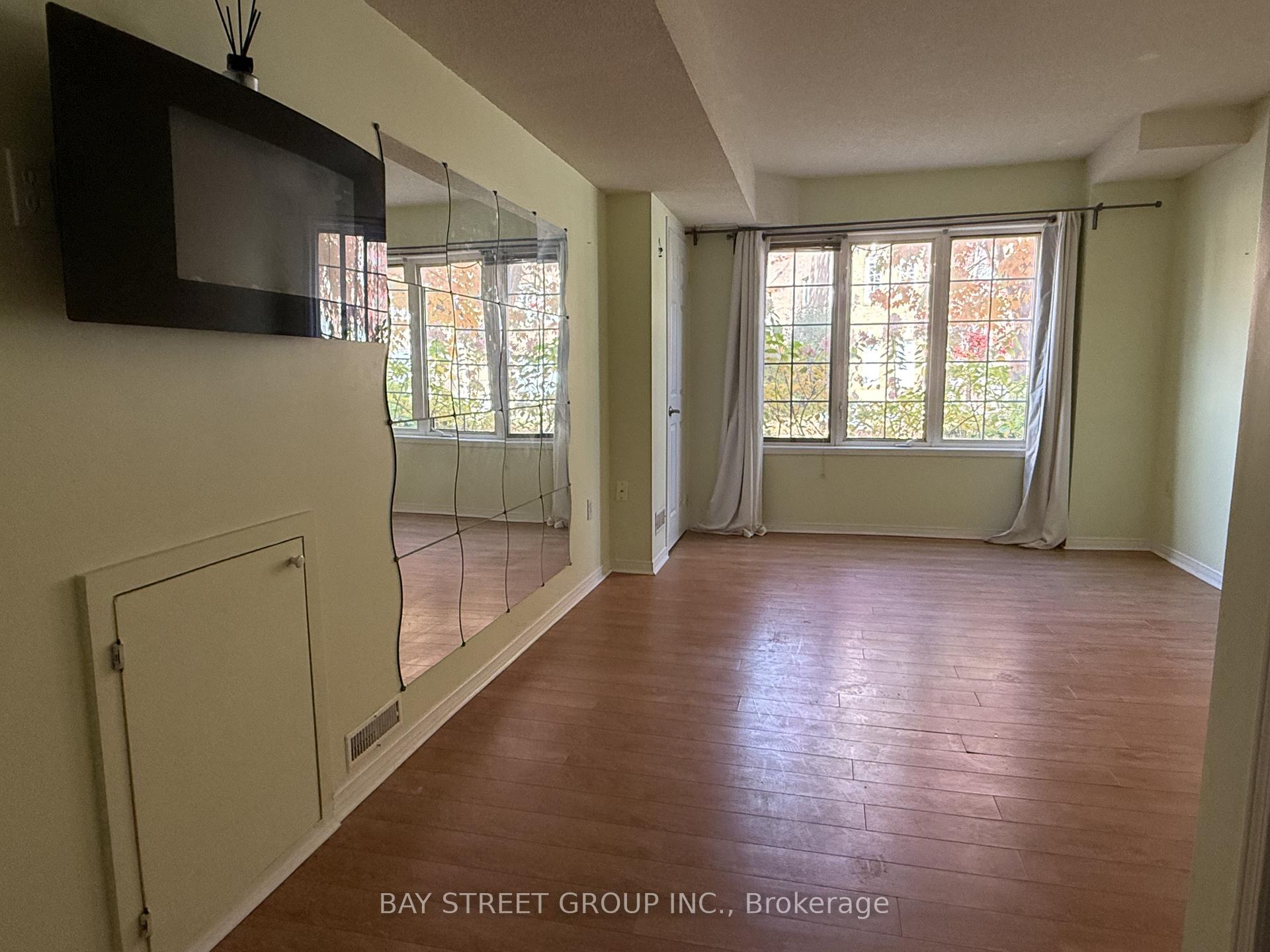 Photo 16 of 127 Galleria Parkway, Markham, Commerce Valley — HOMEH