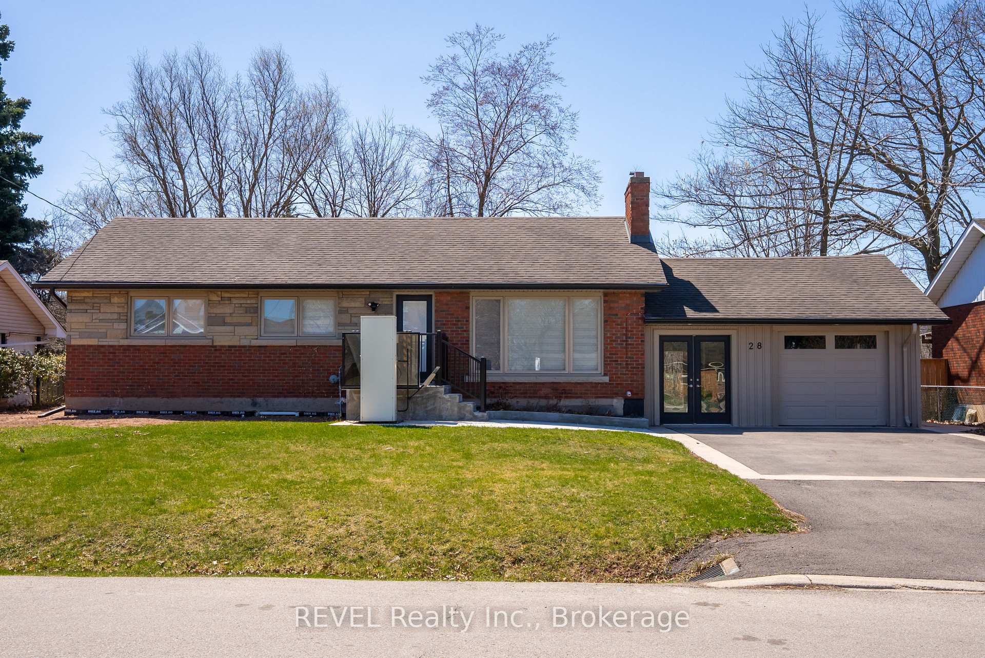 Front of Unit 1, 28 Dale Avenue
