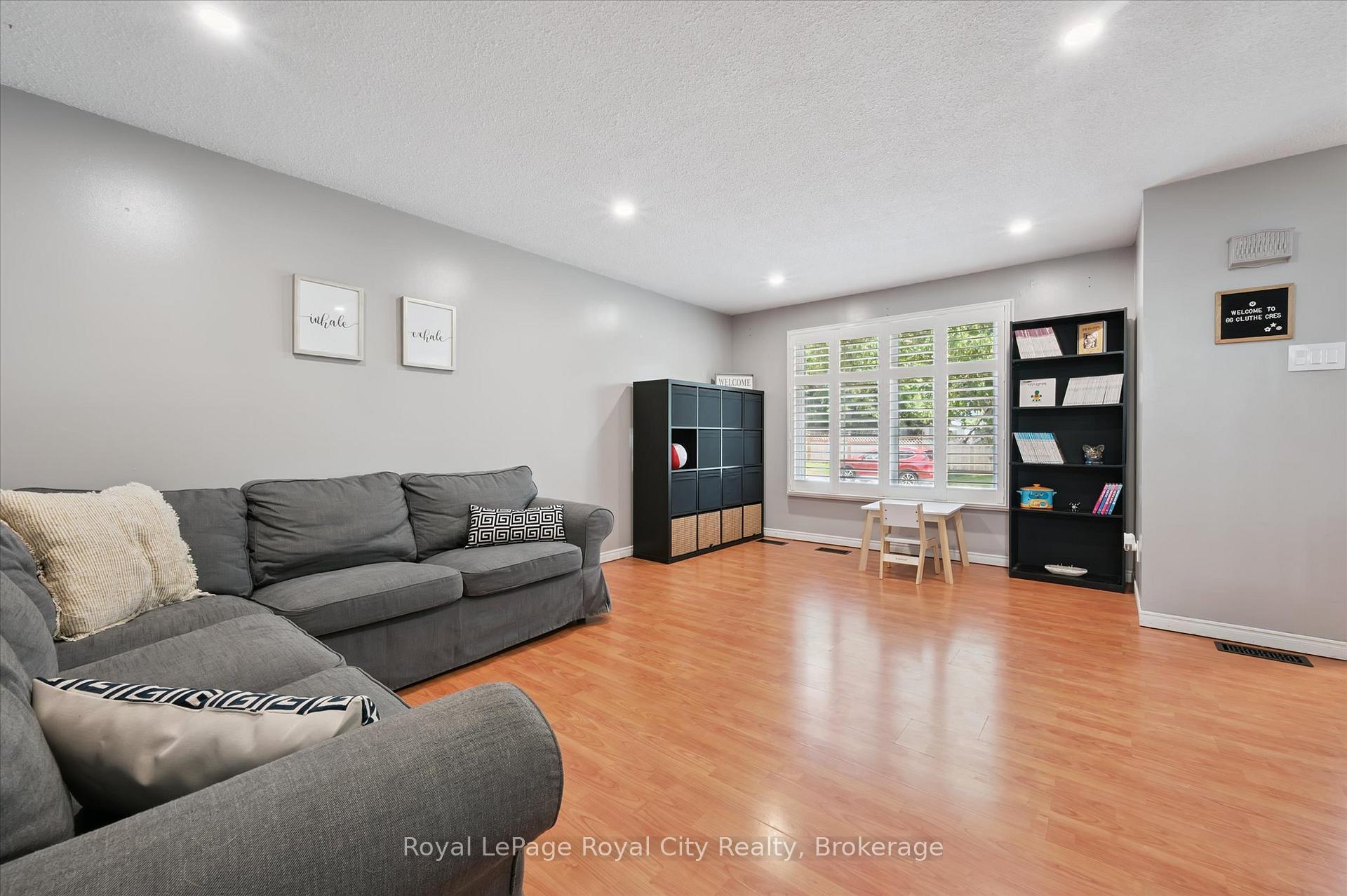 Photo 6 of 66 Cluthe Crescent, Kitchener — HOMEH