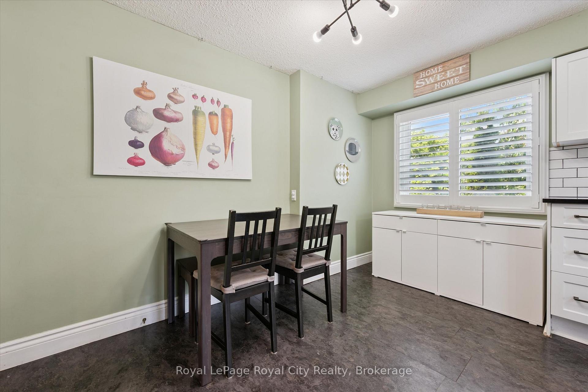 Photo 8 of 66 Cluthe Crescent, Kitchener — HOMEH