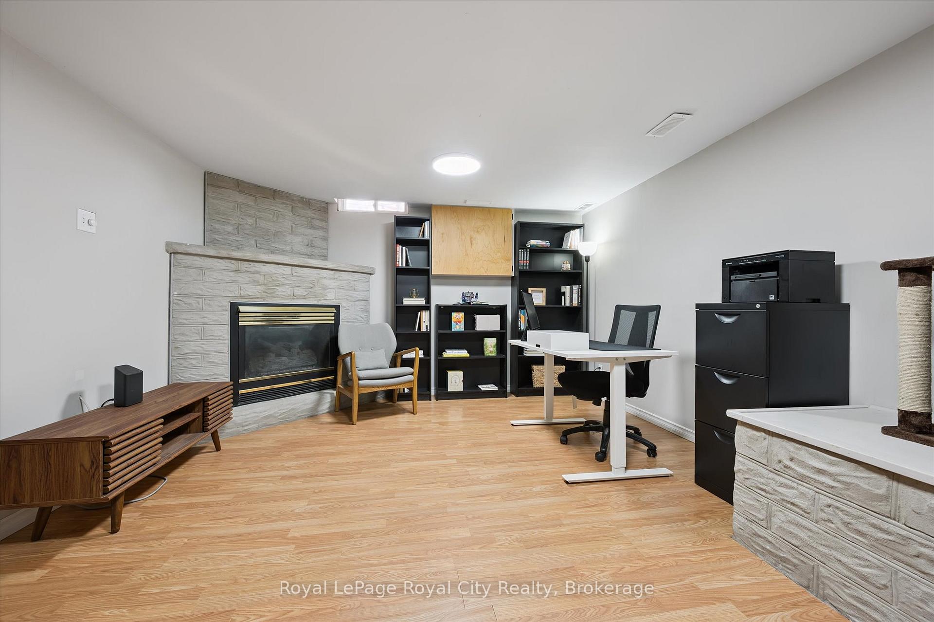 Photo 19 of 66 Cluthe Crescent, Kitchener — HOMEH