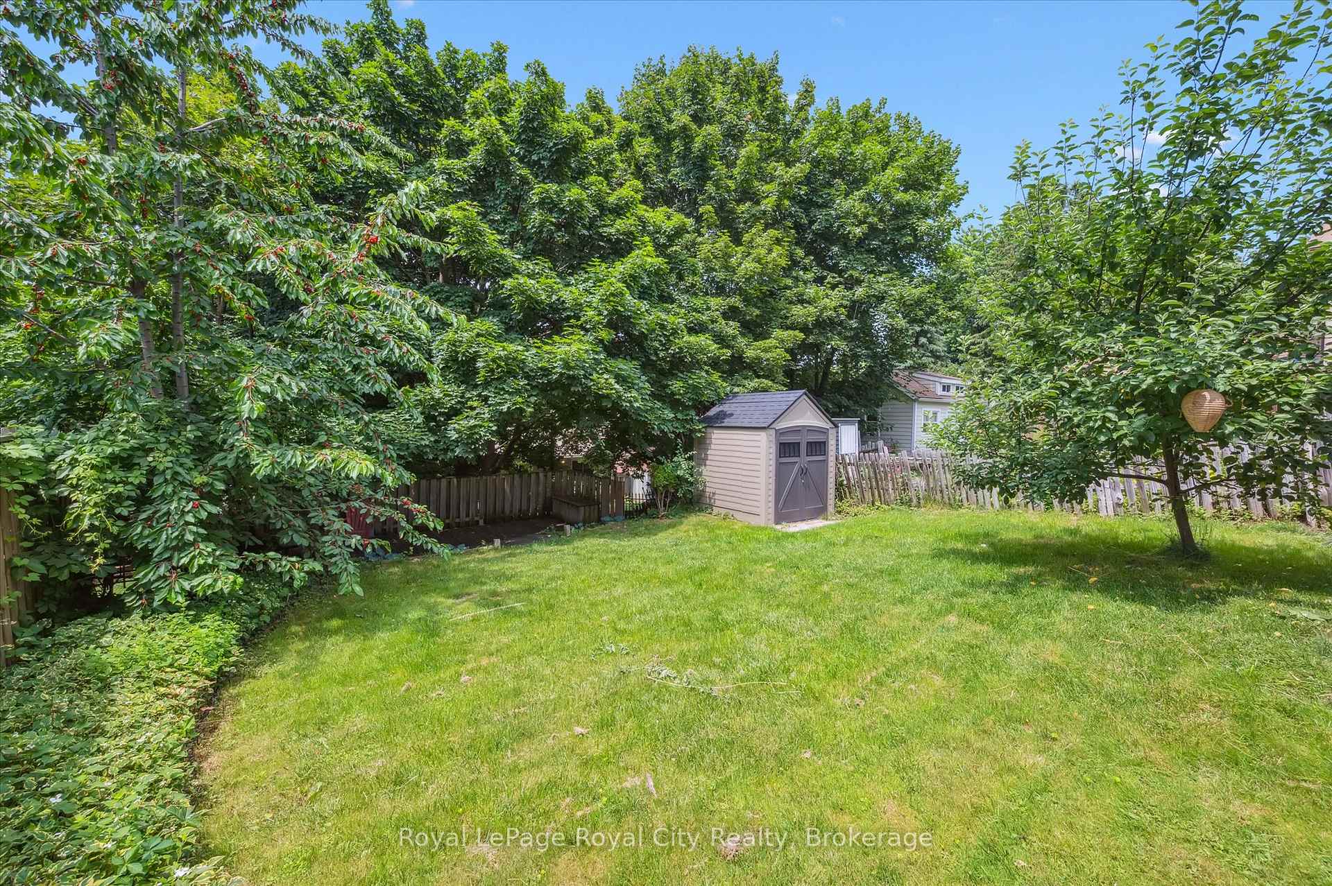 Photo 23 of 66 Cluthe Crescent, Kitchener — HOMEH