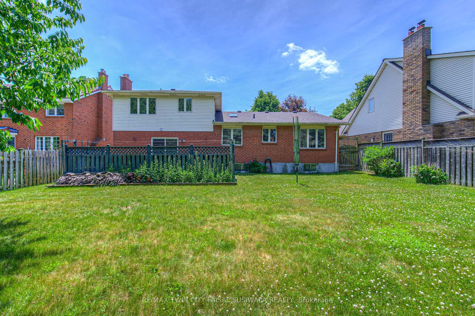 Photo 6 of 7 Dunnington Court, Kitchener — HOMEH