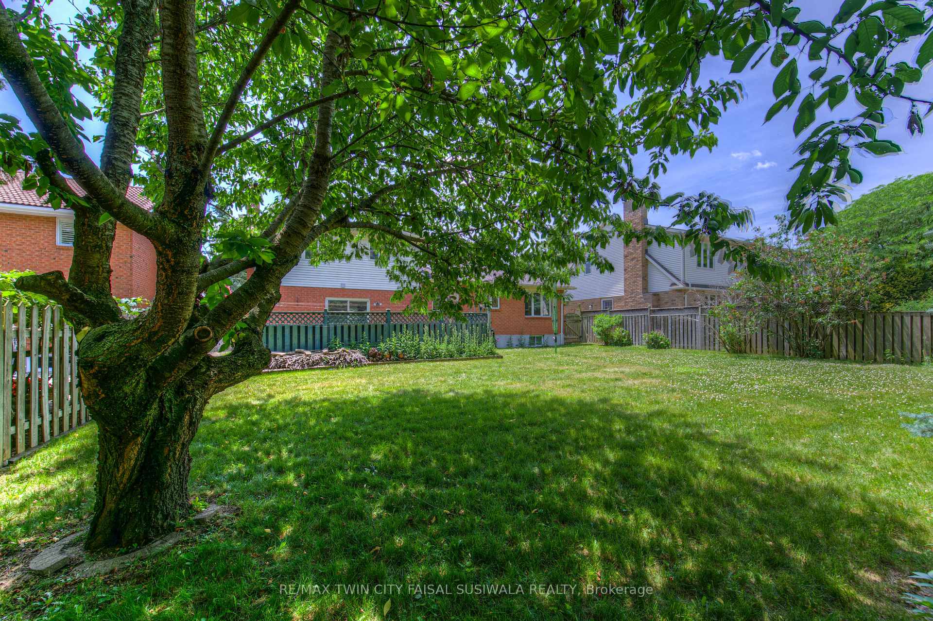 Photo 7 of 7 Dunnington Court, Kitchener — HOMEH
