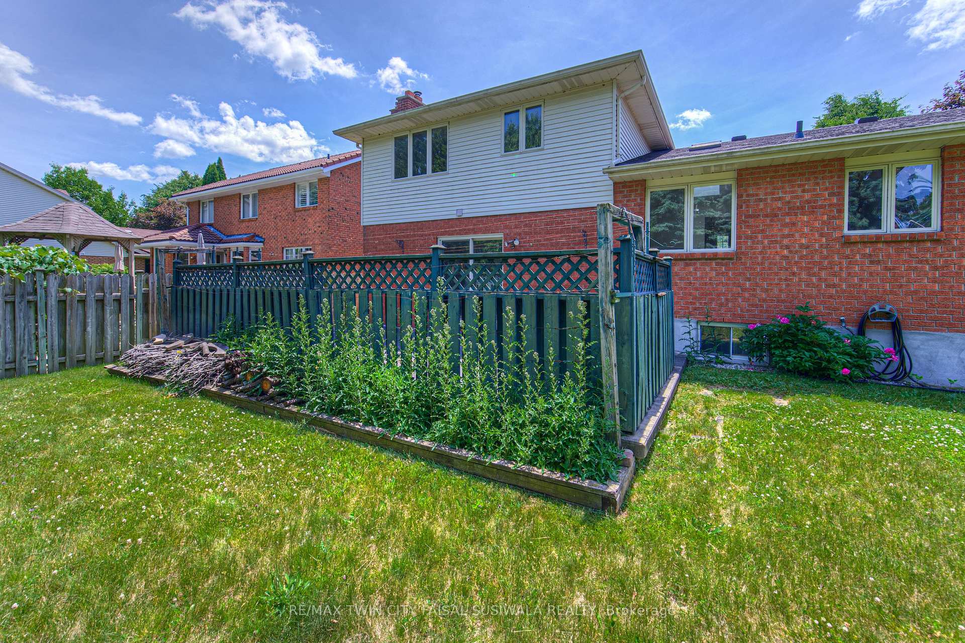 Photo 9 of 7 Dunnington Court, Kitchener — HOMEH