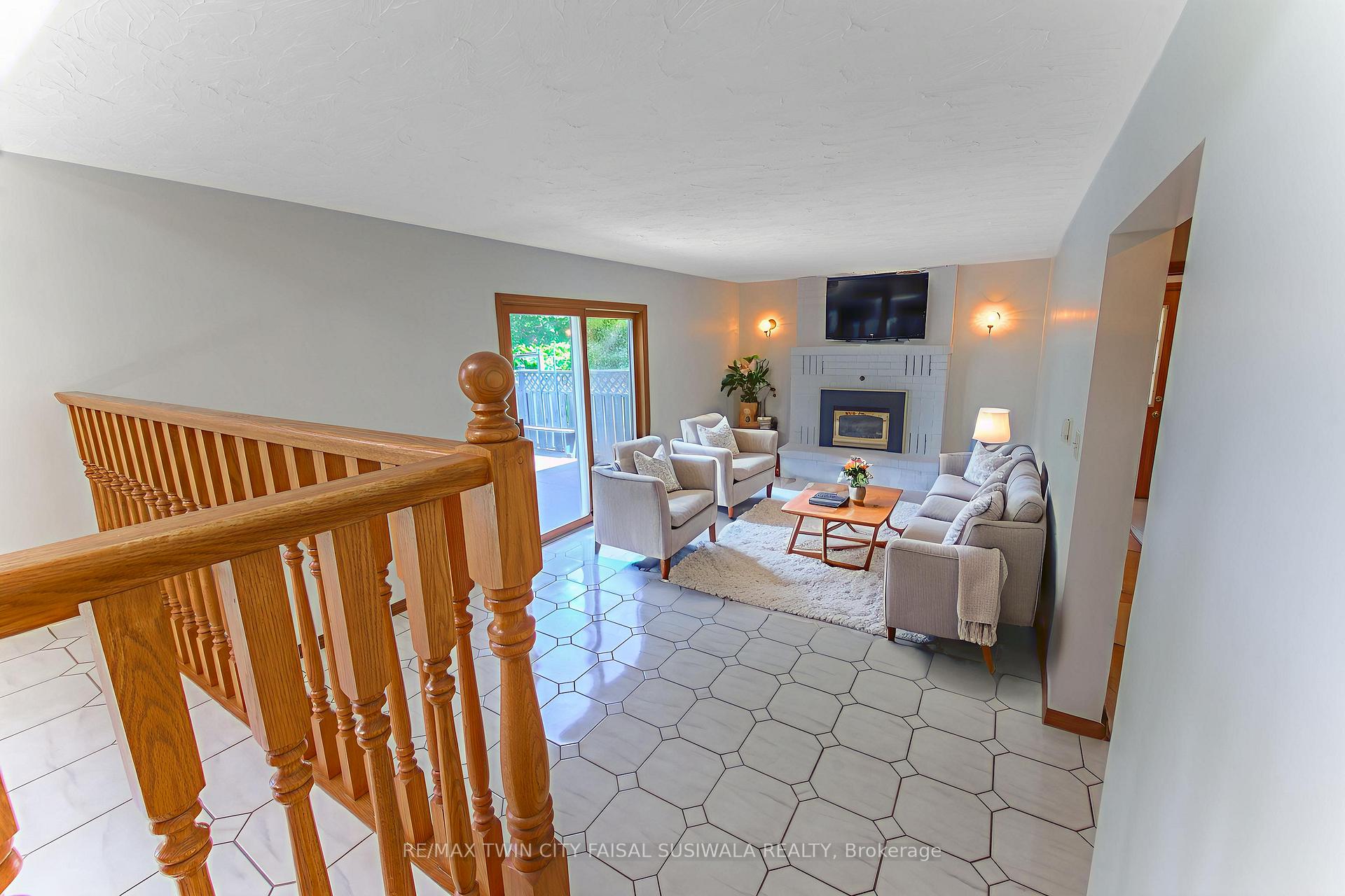 Photo 18 of 7 Dunnington Court, Kitchener — HOMEH