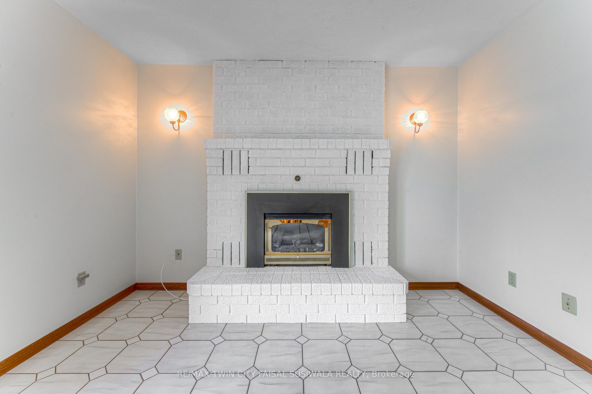 Photo 19 of 7 Dunnington Court, Kitchener — HOMEH