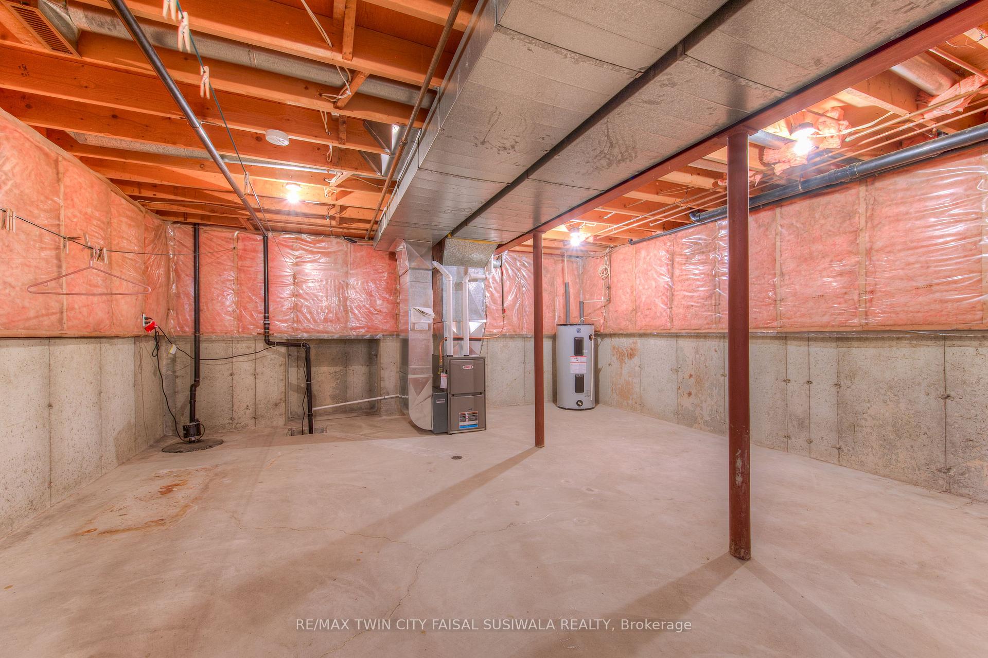 Photo 32 of 7 Dunnington Court, Kitchener — HOMEH
