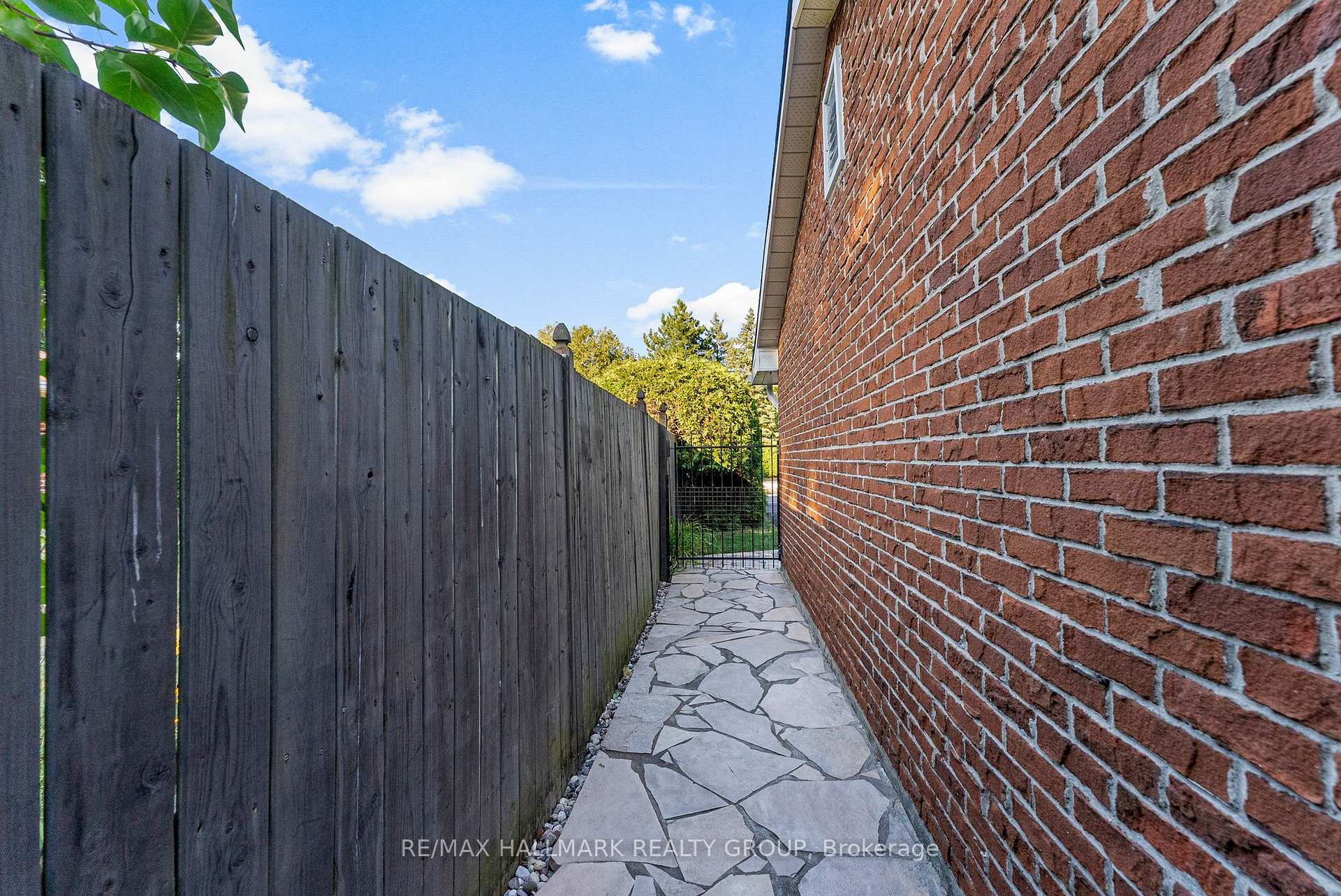 Photo 8 of 87 Leacock Drive, Ottawa, Kanata - Beaverbrook — HOMEH