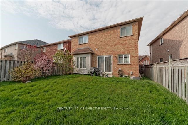 Photo 11 of 18 Pinecrest Street, Markham, Wismer — HOMEH
