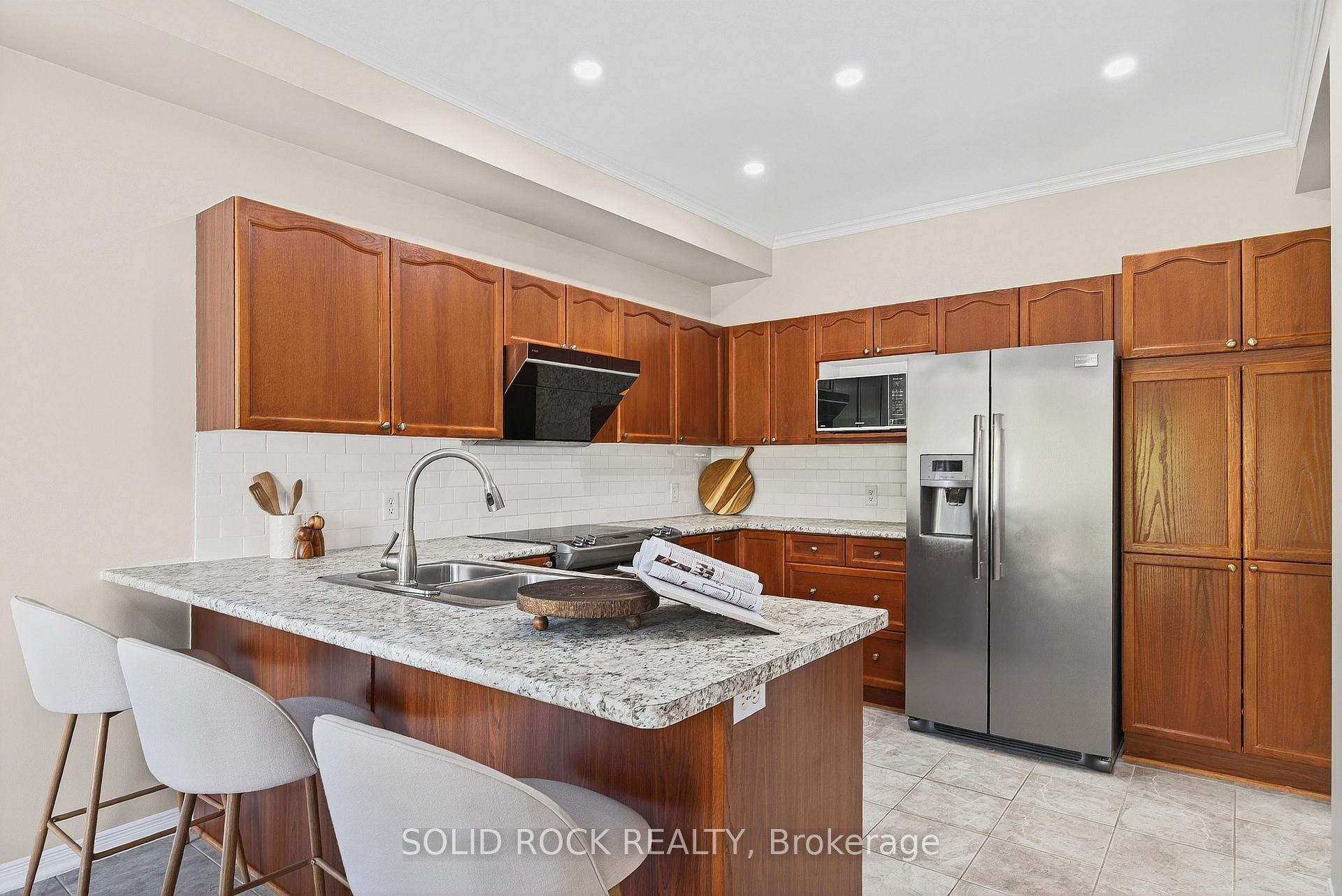 Photo 21 of 50 Insmill Crescent, Ottawa, Kanata - Kanata Lakes/Heritage Hills — HOMEH