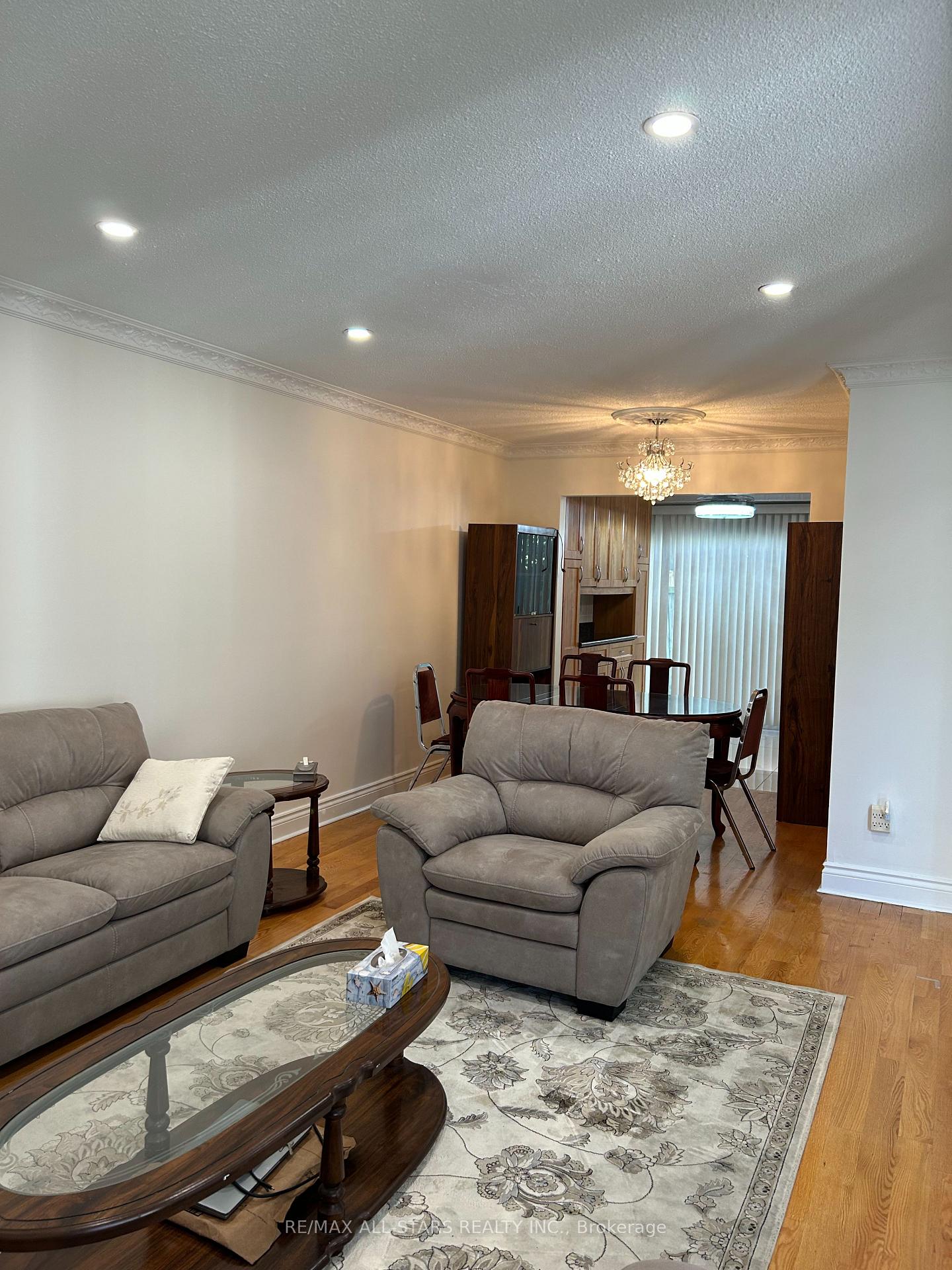 Photo 7 of 277 Risebrough Circuit, Markham, Milliken Mills West — HOMEH