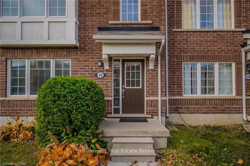 Photo 3 of 48 Outlook Terrace, Kitchener — HOMEH