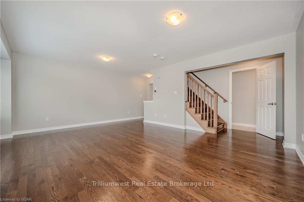 Photo 13 of 48 Outlook Terrace, Kitchener — HOMEH