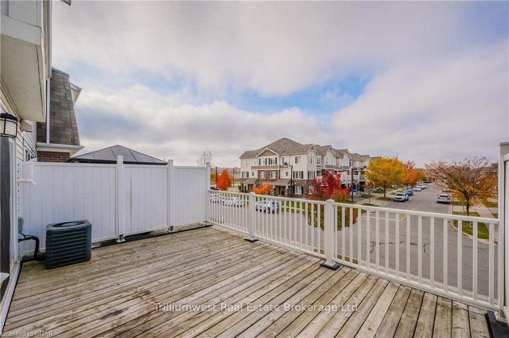 Photo 18 of 48 Outlook Terrace, Kitchener — HOMEH