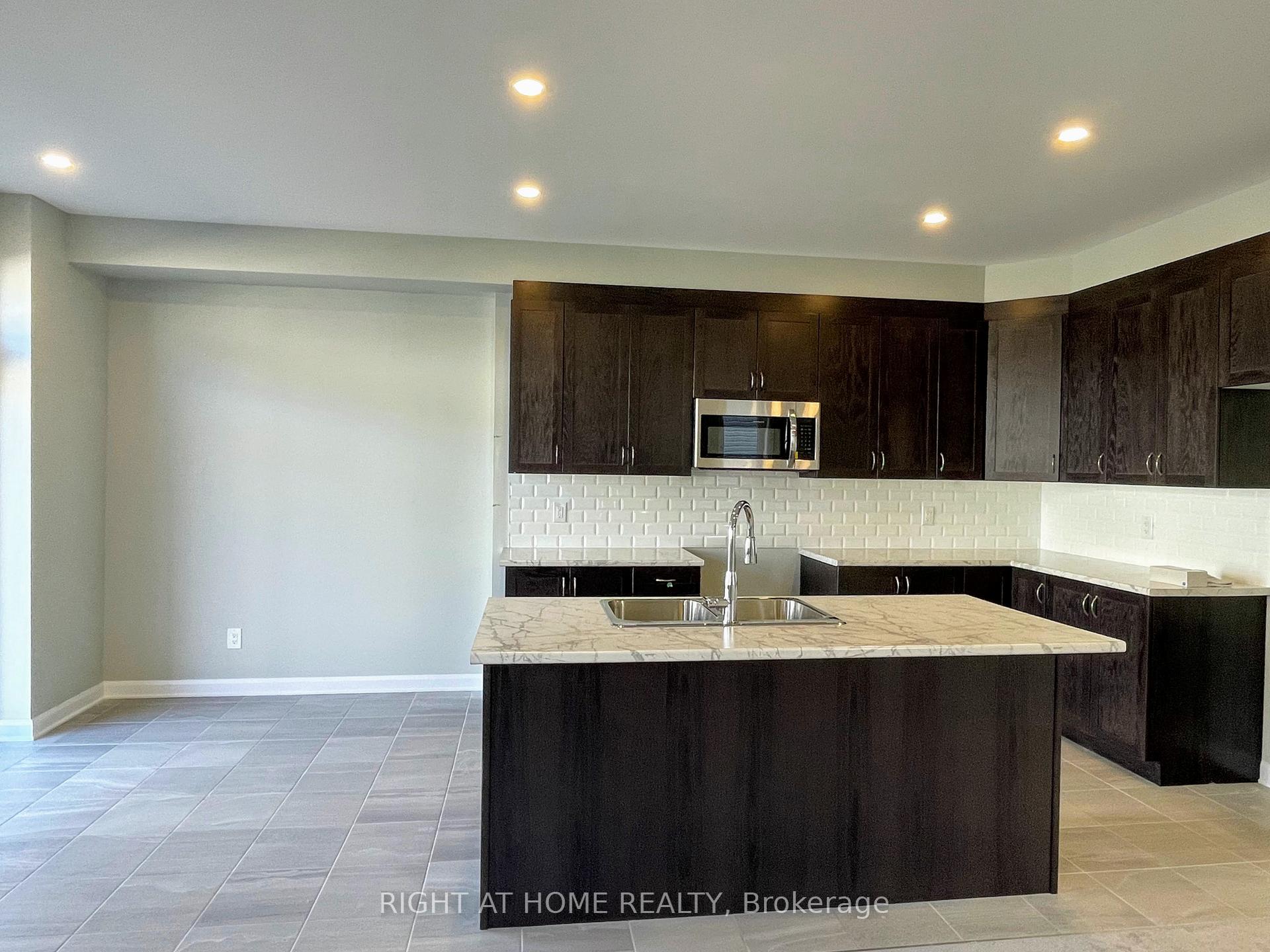 Photo 22 of 304 Basalt Lane, Ottawa, Kanata - Kanata Lakes/Heritage Hills — HOMEH