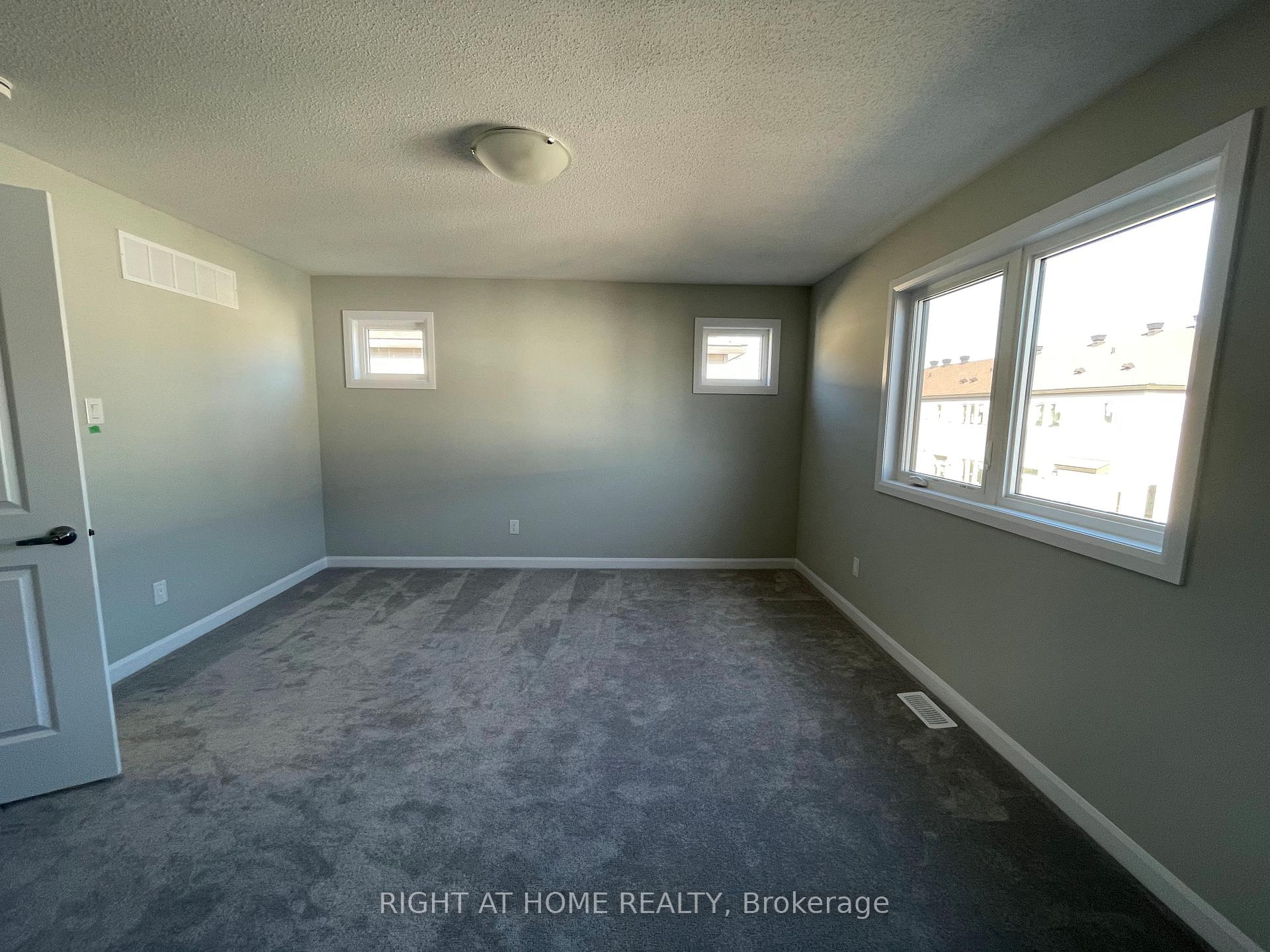 Photo 29 of 304 Basalt Lane, Ottawa, Kanata - Kanata Lakes/Heritage Hills — HOMEH