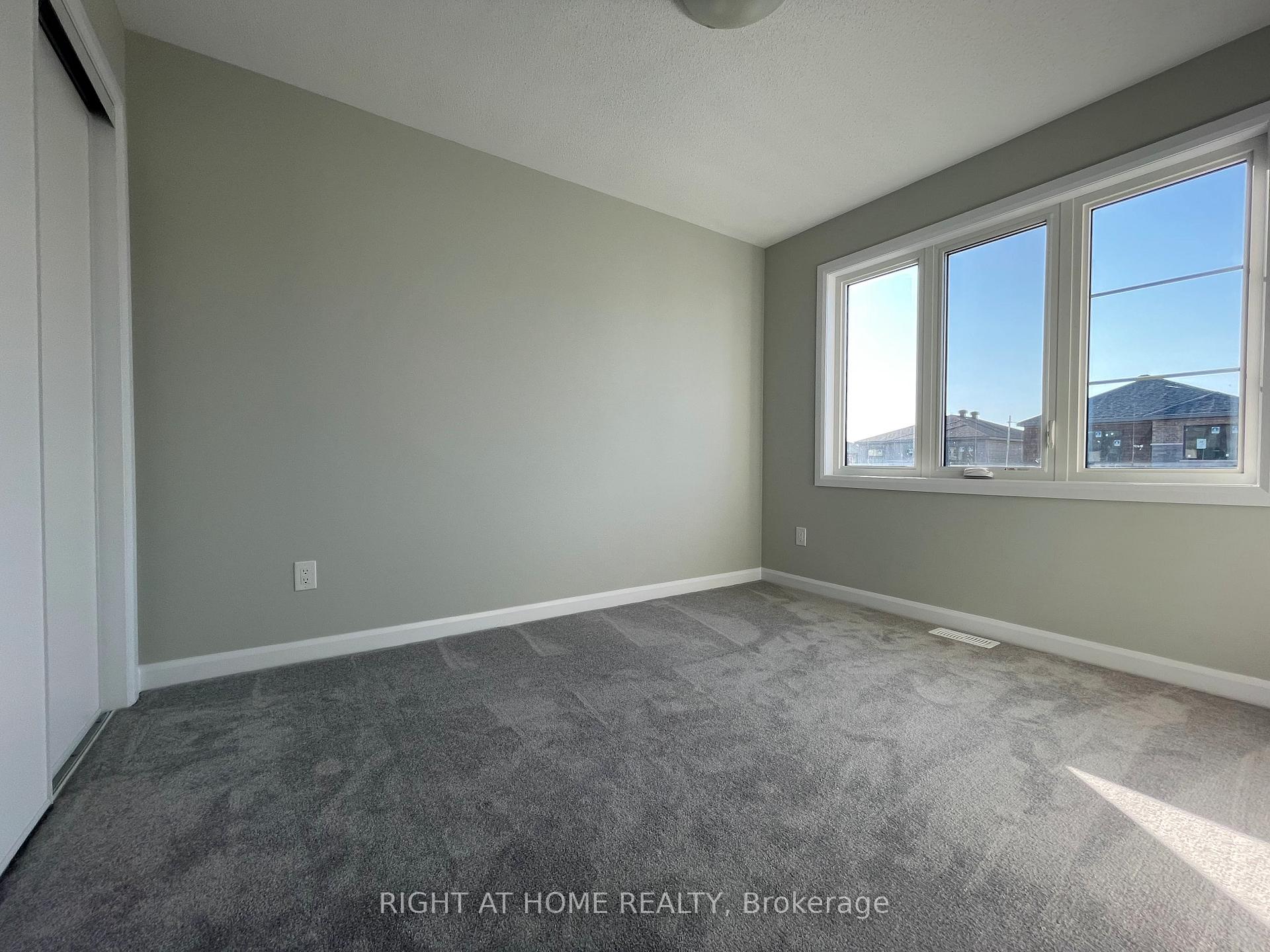 Photo 31 of 304 Basalt Lane, Ottawa, Kanata - Kanata Lakes/Heritage Hills — HOMEH