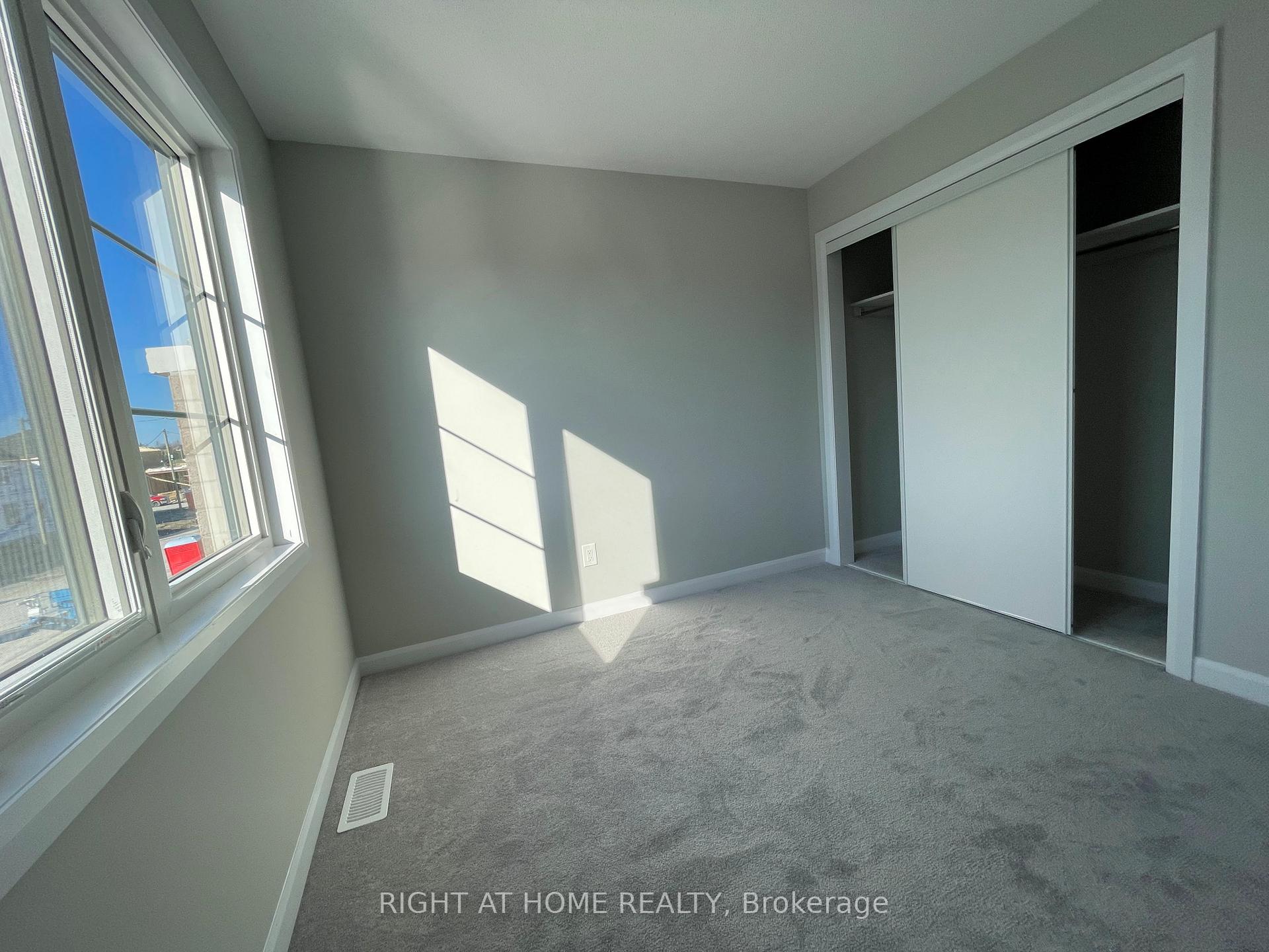 Photo 32 of 304 Basalt Lane, Ottawa, Kanata - Kanata Lakes/Heritage Hills — HOMEH
