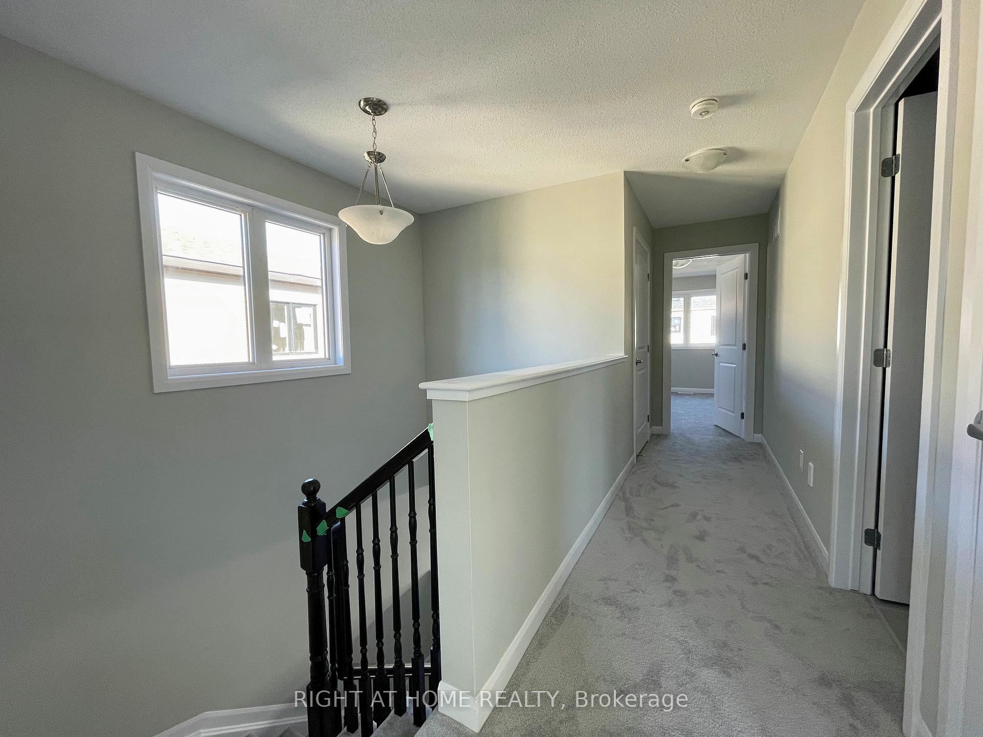 Photo 11 of 304 Basalt Lane, Ottawa, Kanata - Kanata Lakes/Heritage Hills — HOMEH