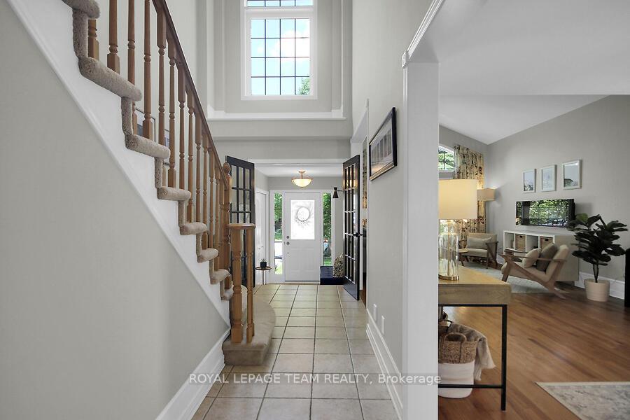 Photo 3 of 23 Windgate Crescent, Ottawa, Kanata - Emerald Meadows/Trailwest — HOMEH