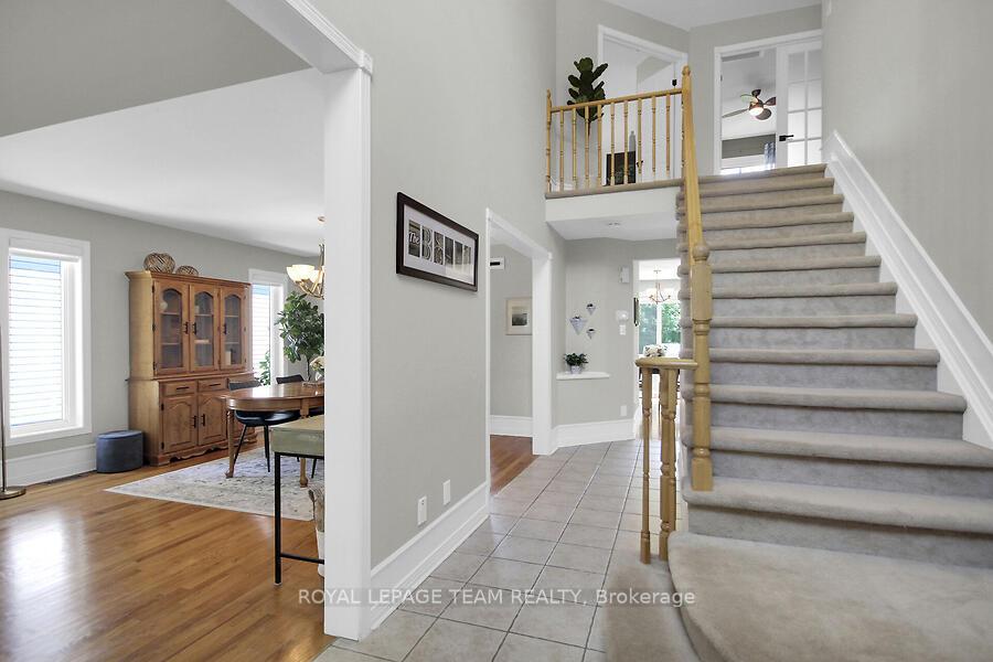 Photo 5 of 23 Windgate Crescent, Ottawa, Kanata - Emerald Meadows/Trailwest — HOMEH