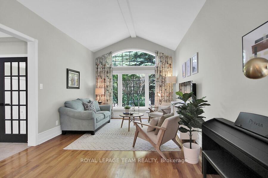 Photo 6 of 23 Windgate Crescent, Ottawa, Kanata - Emerald Meadows/Trailwest — HOMEH