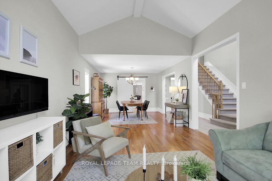 Photo 8 of 23 Windgate Crescent, Ottawa, Kanata - Emerald Meadows/Trailwest — HOMEH