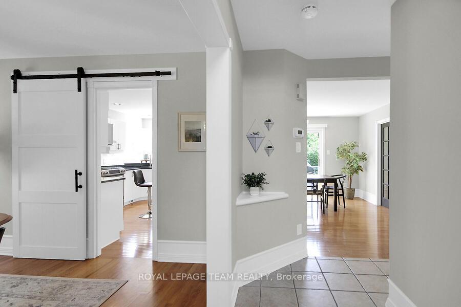Photo 12 of 23 Windgate Crescent, Ottawa, Kanata - Emerald Meadows/Trailwest — HOMEH
