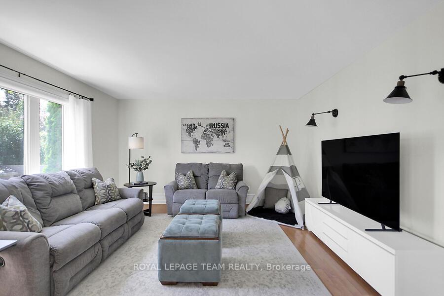 Photo 19 of 23 Windgate Crescent, Ottawa, Kanata - Emerald Meadows/Trailwest — HOMEH