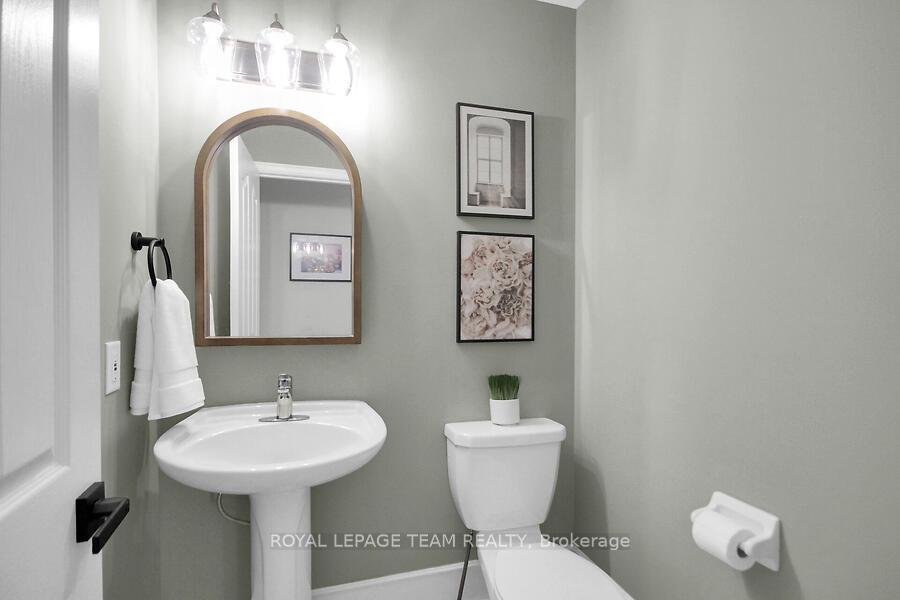Photo 21 of 23 Windgate Crescent, Ottawa, Kanata - Emerald Meadows/Trailwest — HOMEH
