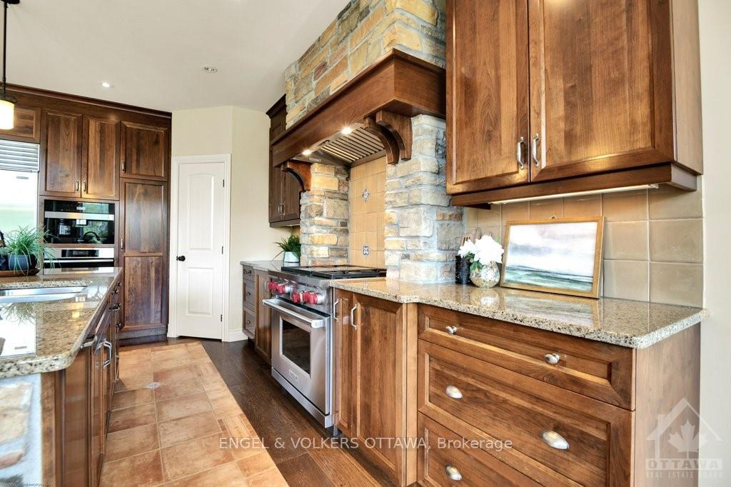 Photo 10 of 5844 Longhearth Way, Ottawa, Manotick East to Manotick Station — HOMEH