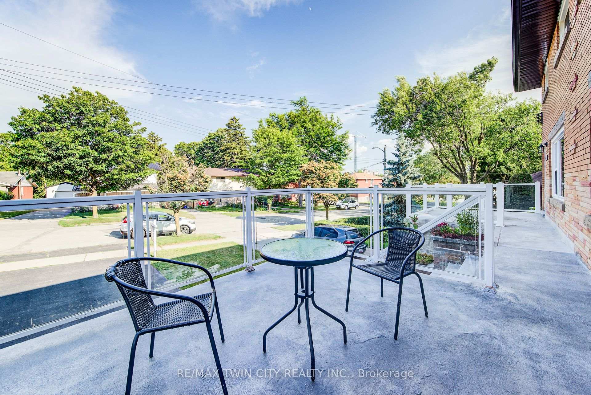 Photo 4 of 124 Wilfred Avenue, Kitchener — HOMEH