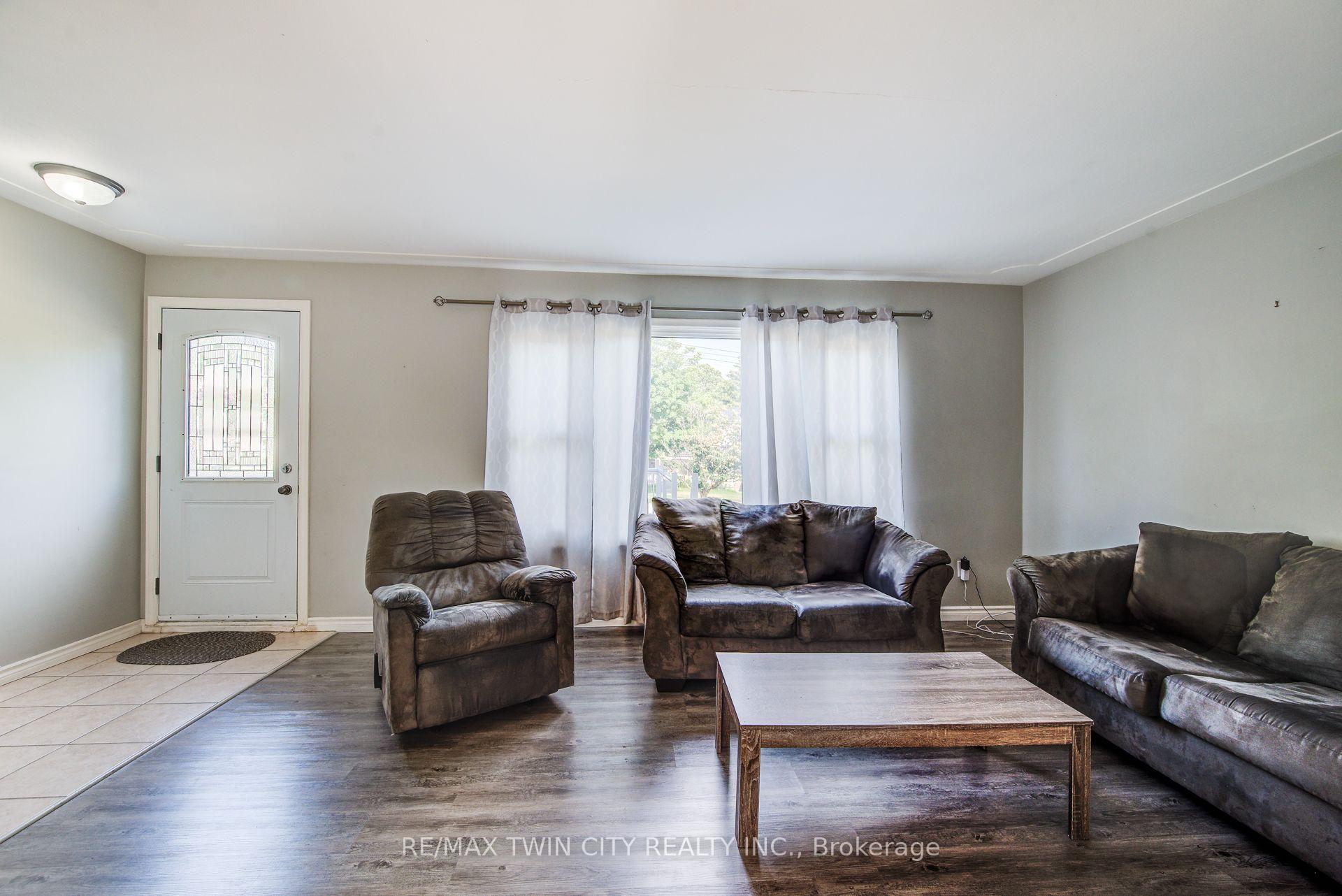 Photo 5 of 124 Wilfred Avenue, Kitchener — HOMEH