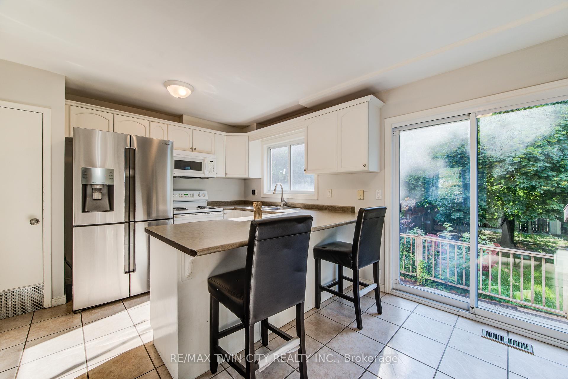 Photo 8 of 124 Wilfred Avenue, Kitchener — HOMEH