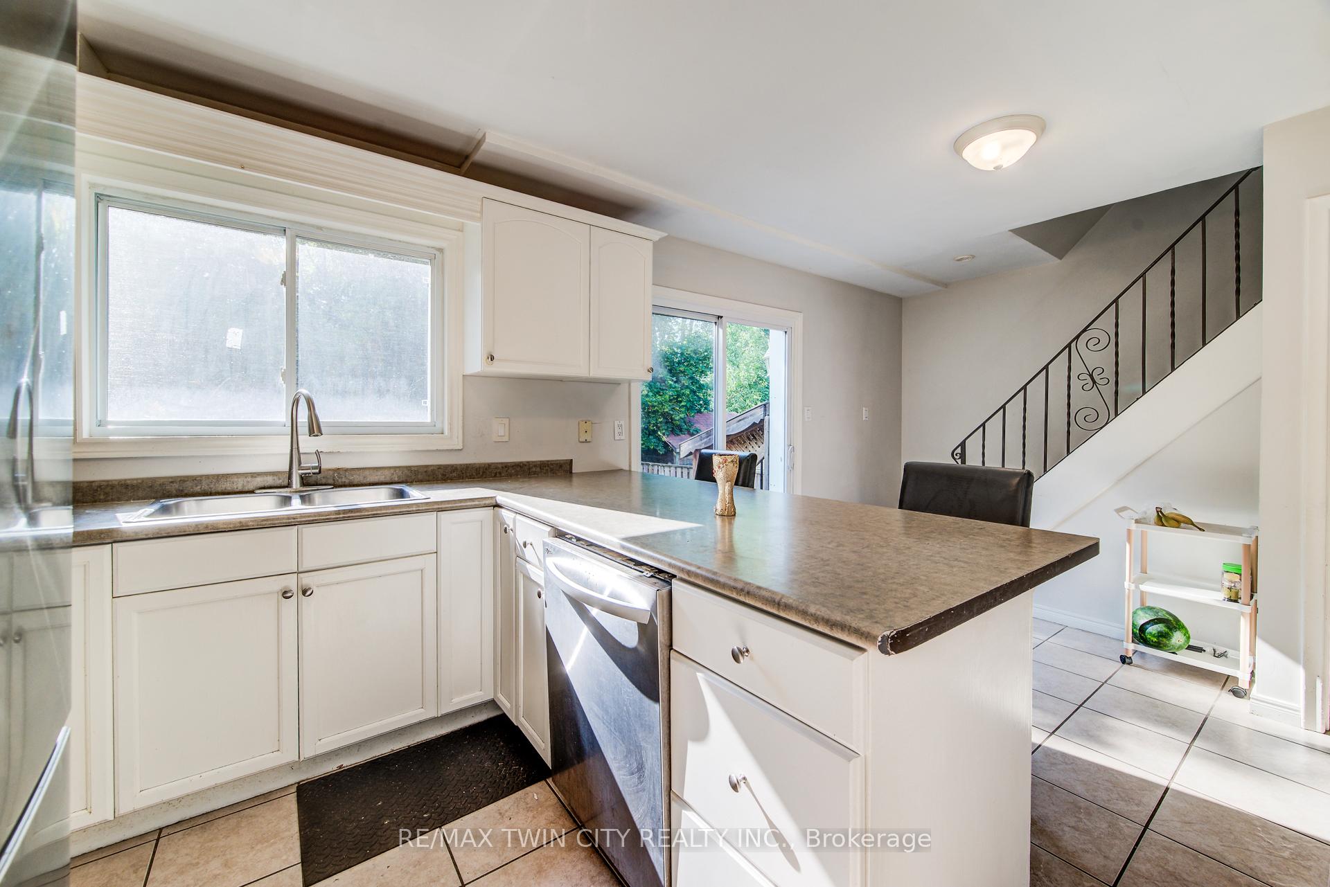 Photo 9 of 124 Wilfred Avenue, Kitchener — HOMEH
